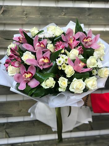 Букет цветов из: Розы и Хризантемы в Усолье