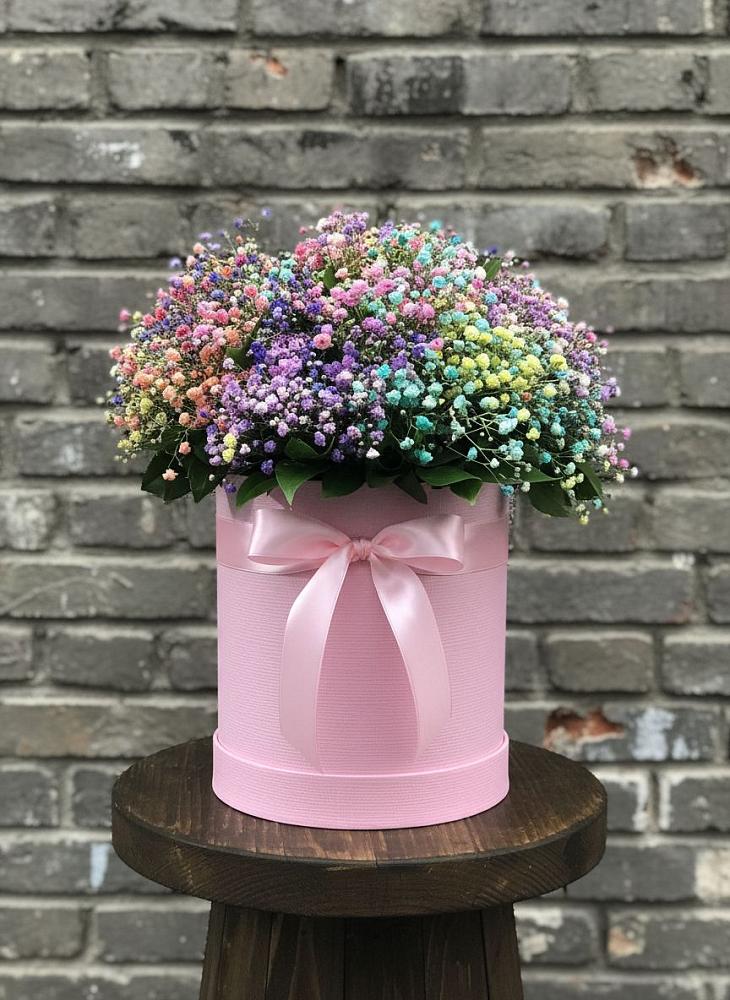 Цветочная композиция из Гипсофила и Розы в шляпной коробке в Усолье