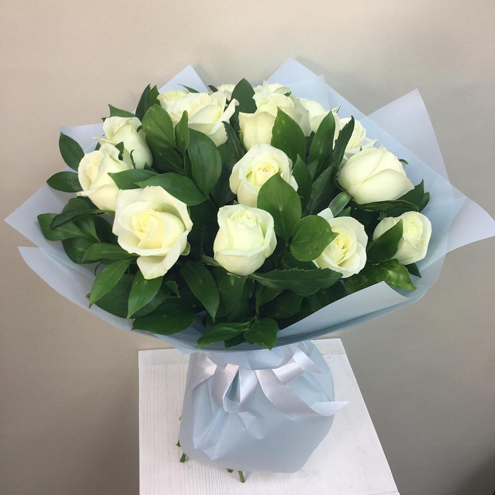 Букет 15 Белых роз Проуд в Усолье