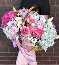 Цветочная композиция из Розы, Хризантемы, Пионы и Лизиантусы в корзине #REPLACE_PRED# Усолье