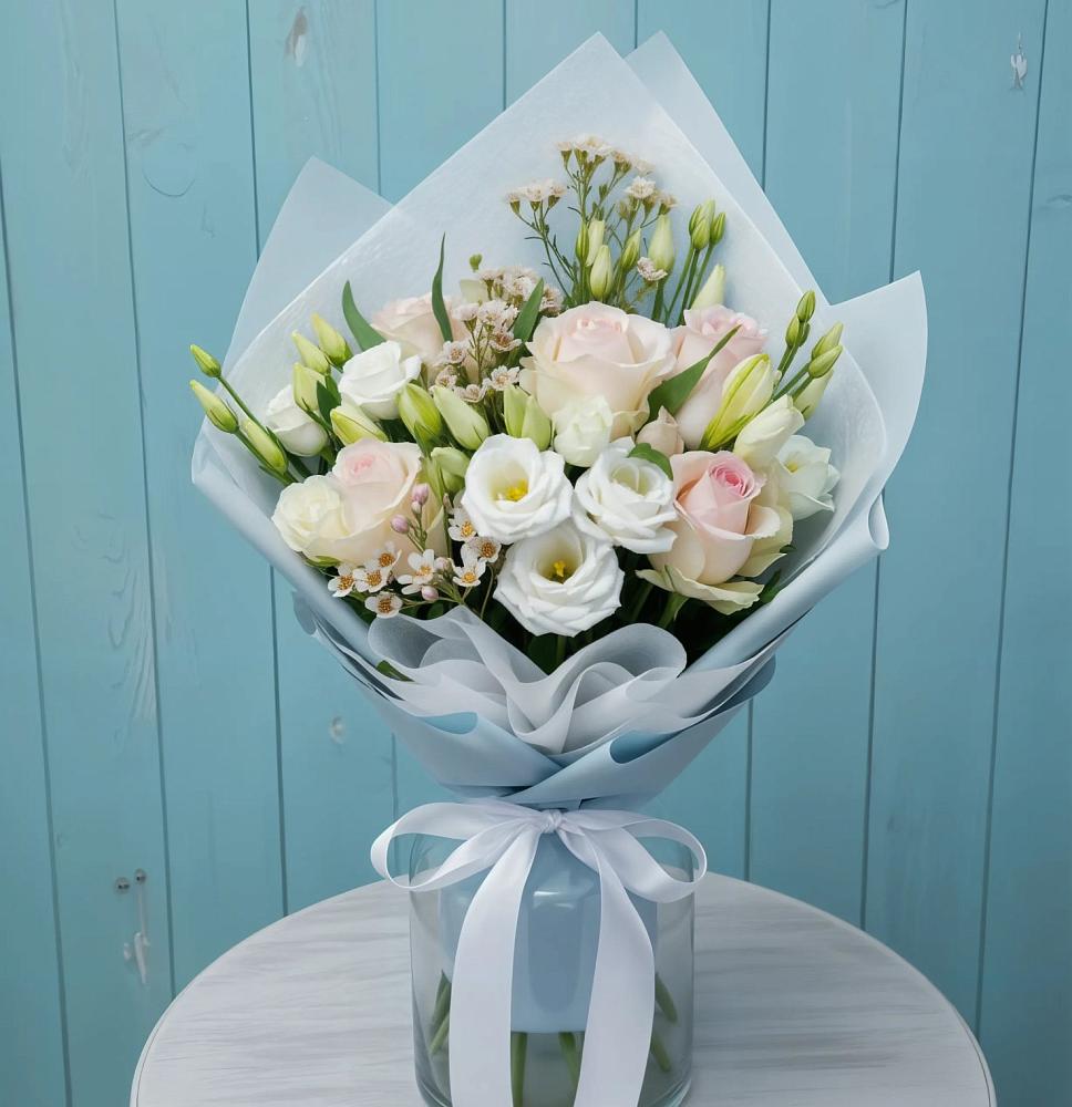 Букет цветов из: Розы и Лизиантусы в Усолье