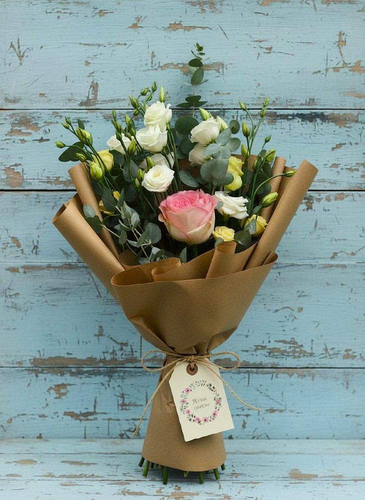 Букет цветов из: Розы и Лизиантусы в Усолье