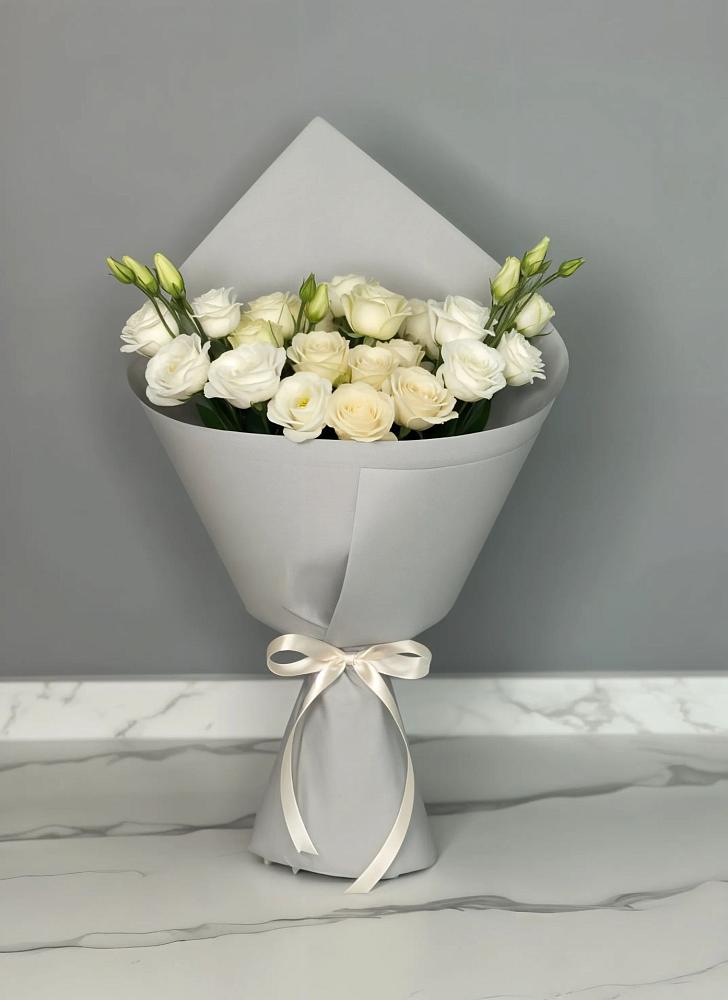 Букет цветов из: Розы и Лизиантусы в Усолье