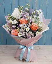 Букет цветов из:  Лизиантусы, Розы, Альстромерии и Гипсофила в Усолье