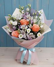 Букет цветов из:  Лизиантусы, Розы, Альстромерии и Гипсофила в Усолье