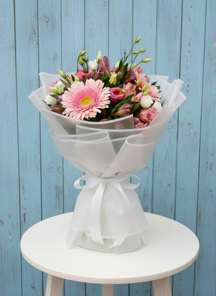 Букет цветов из: Герберы, Альстромерии и Лизиантусы в Усолье