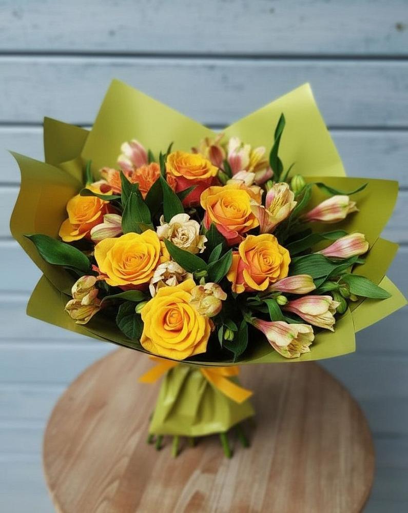 Букет цветов из: Альстромерии и Розы в Усолье