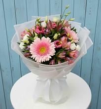 Букет цветов из:  Герберы, Альстромерии и Лизиантусы в Усолье