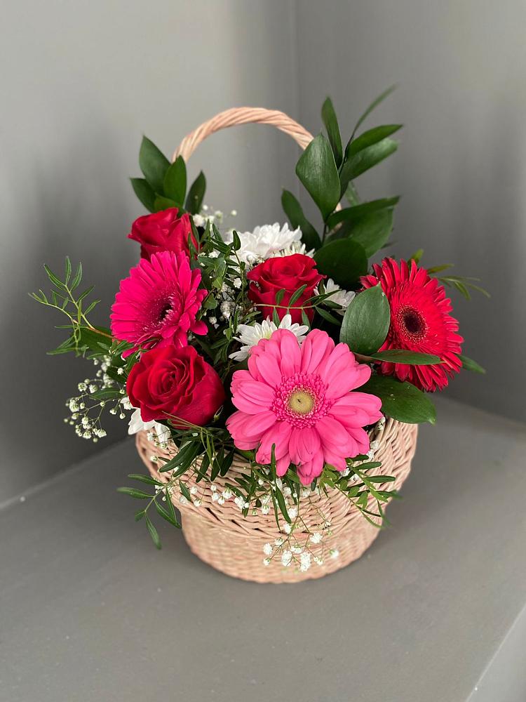 Цветочная композиция из Розы, Хризантемы и Герберы в корзине в Усолье