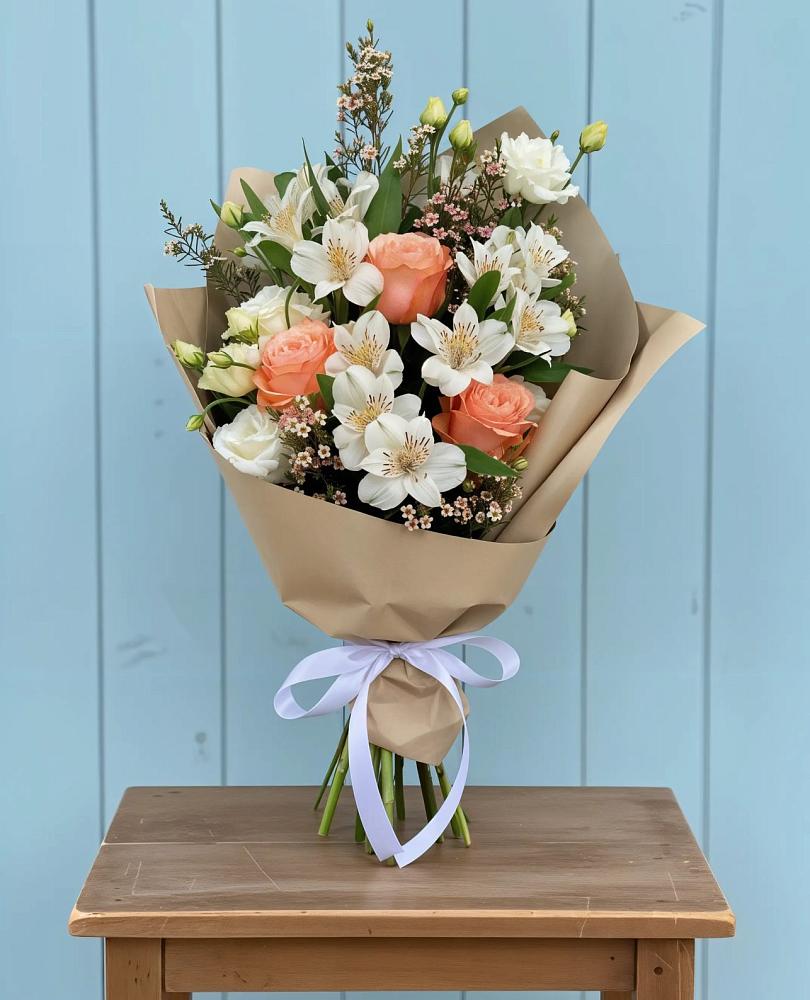 Букет цветов из: Альстромерии, Лизиантусы, Розы и Хризантемы в Усолье