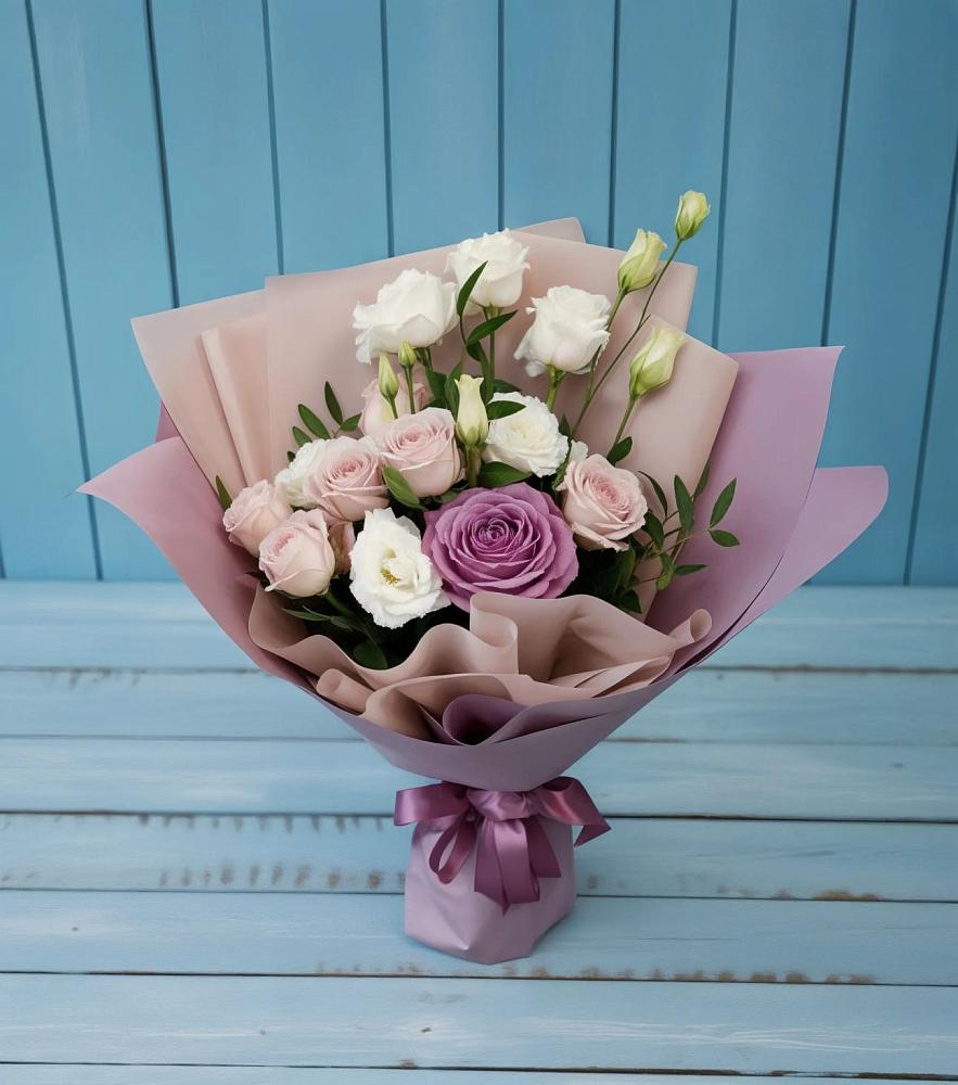 Букет цветов из: Розы и Лизиантусы в Усолье